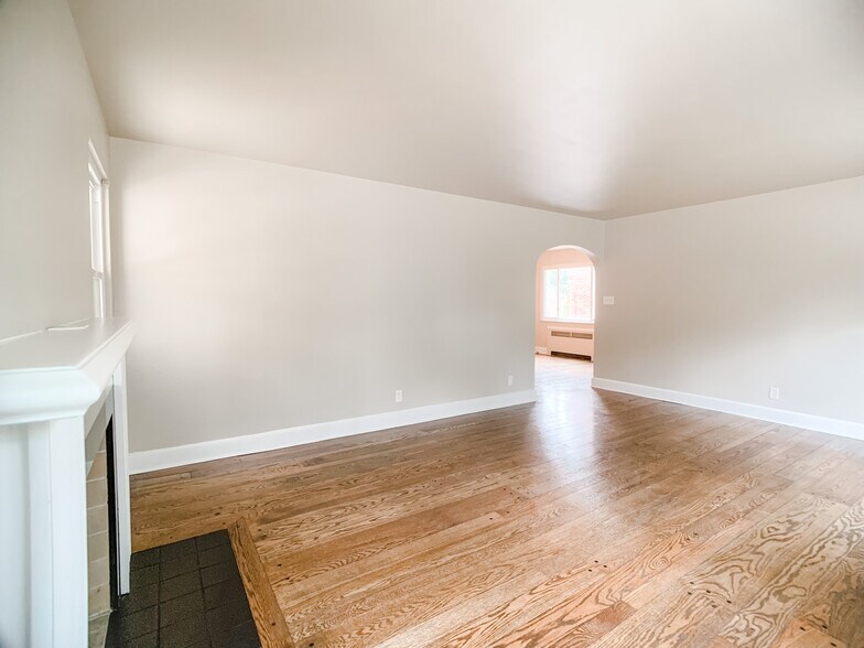 Living Room #1 - 6260 Rogers Park Plz