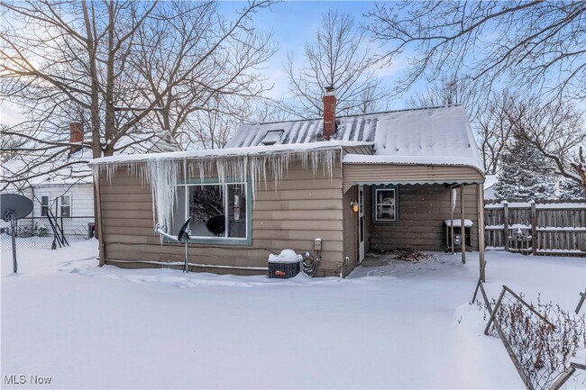 Building Photo - 369 E 232nd St