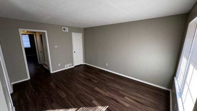 Building Photo - 3646 Rhea Ave