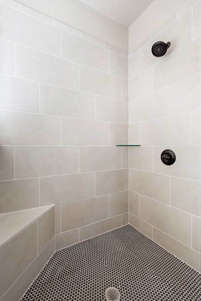 Building Photo - 602 Dred Roger Circle