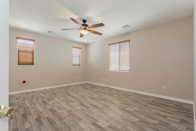 Building Photo - 8611 Splendid Leaf Ct