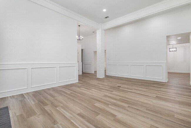 Building Photo - 922 Sycamore Creek Rd