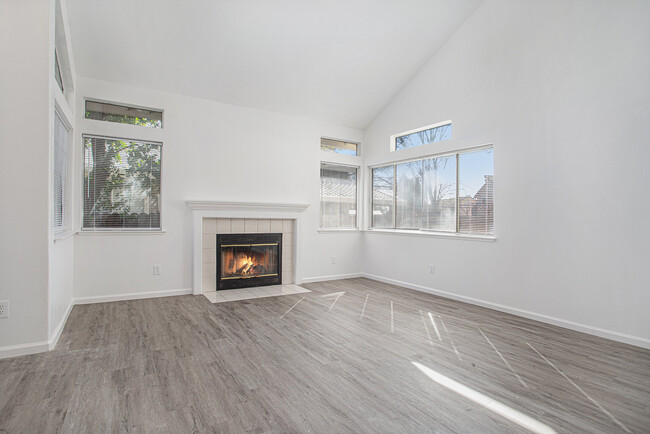 Building Photo - 390 Zachary Dr