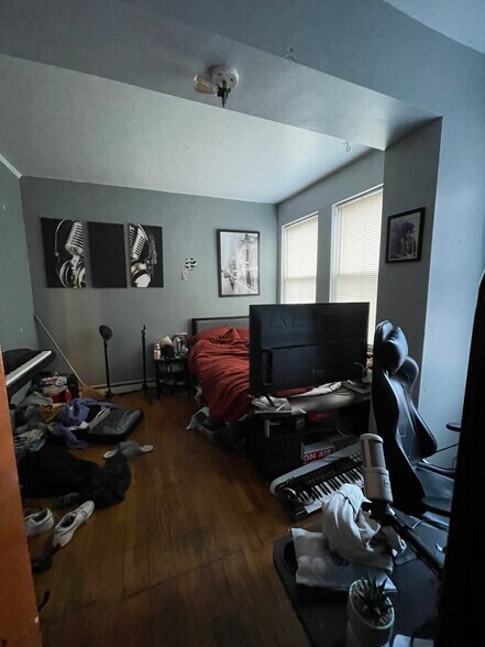 Building Photo - 46 Park Vale Ave