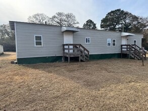 Building Photo - 376 Hines Rd