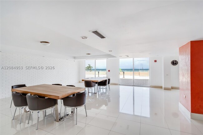 Building Photo - 345 Ocean 607