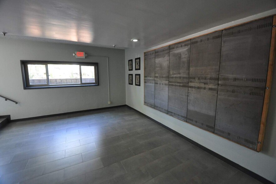 Building Photo - 11310 Camarillo St
