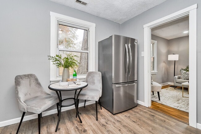 Building Photo - 624 Effingham Dr