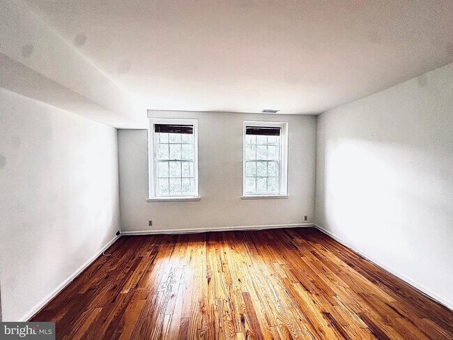 Building Photo - 3711 39th St NW