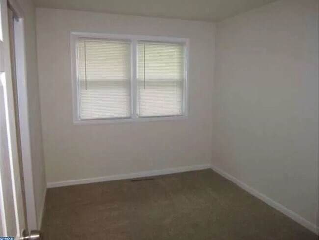 Building Photo - 3 Bed Home for Rent