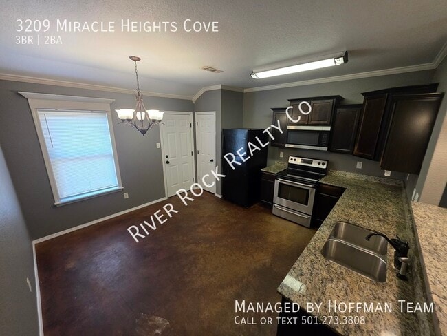 Building Photo - 3209 Miracle Heights Cove