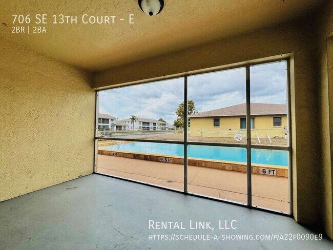 Building Photo - 706 SE 13th Ct