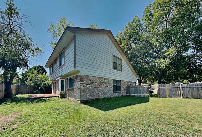 Building Photo - 8108 Devon Ct