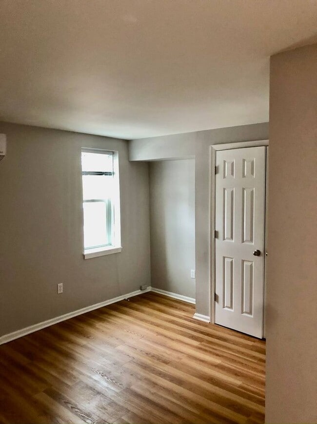 Building Photo - 418 N Darlington St