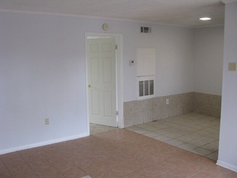 Building Photo - 9209 Great Smokey Ave