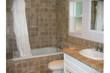 Building Photo - Winnetka 3+2 Redone In and Out