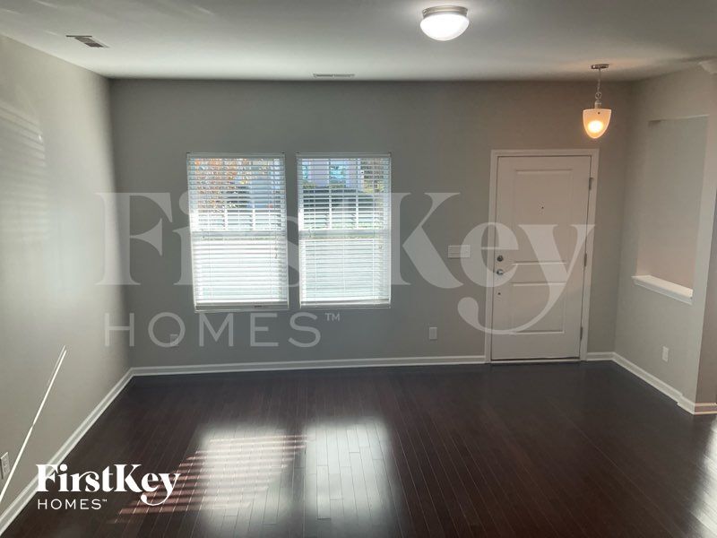 Building Photo - 267 Harrison Ln