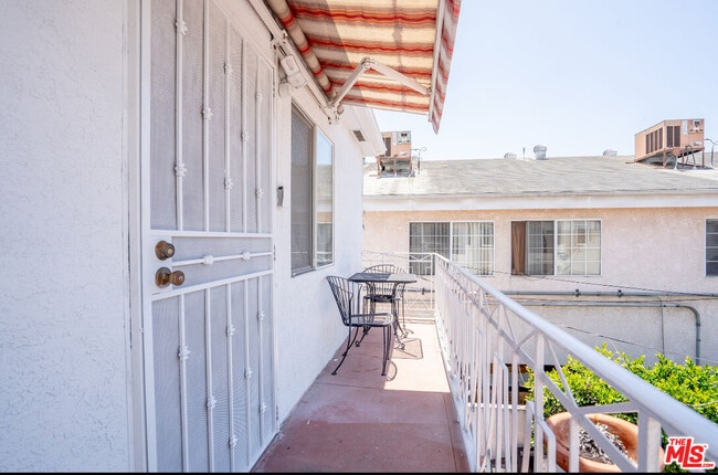Building Photo - 1240 Lodi Pl