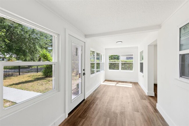 Building Photo - 730 W Swoope Ave