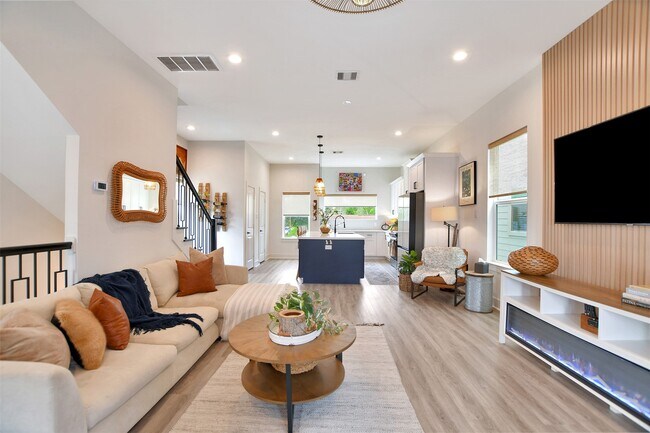 Building Photo - 1106 Paul Quinn St