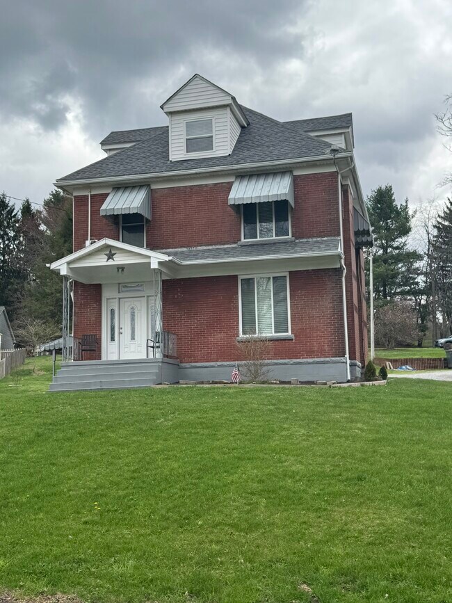 Building Photo - House