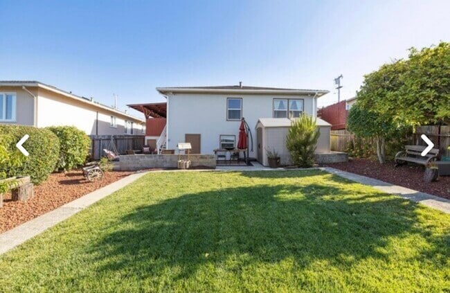Building Photo - 623 Santa Susana Ave
