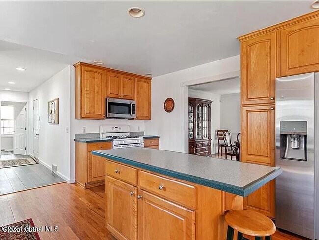 Building Photo - 633 Salvia Ln