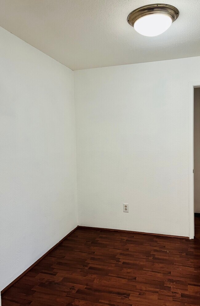 Building Photo - 7200 Clarewood Dr