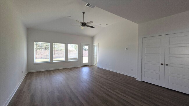 Building Photo - 5847 Sunrise Btm Ln