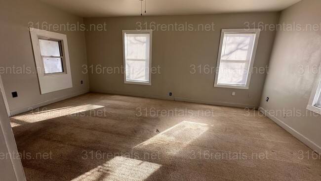 Building Photo - $850 - 1 bedroom / 1 bathroom - Single Family Home