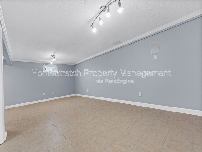 Building Photo - 16 Saali Dr