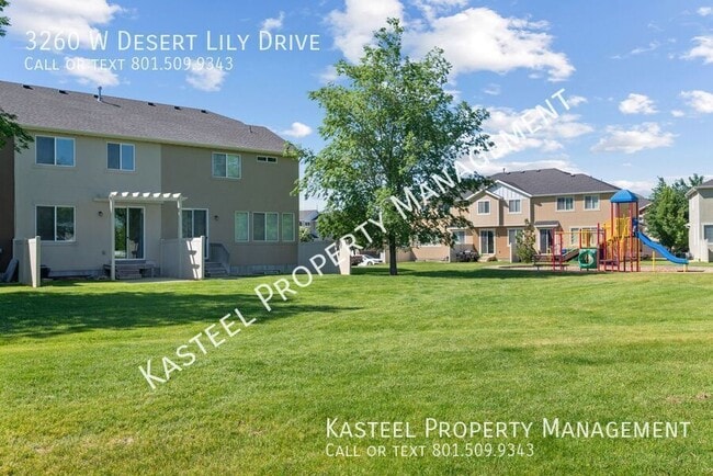 Building Photo - 3260 W Desert Lily Dr