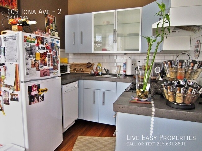 Building Photo - 109 Iona Ave