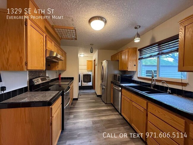 Building Photo - 1329 SE 4th St