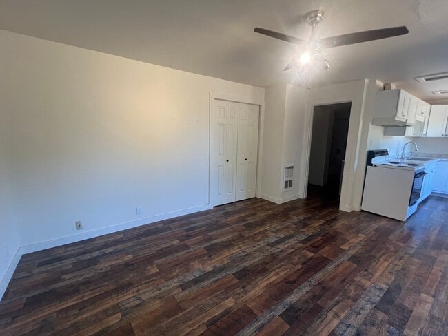 Building Photo - 546 Fir Ave