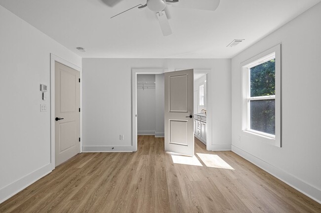 Building Photo - 3 Bedroom House Walkable to downtown Zebulon with Lawncare included!