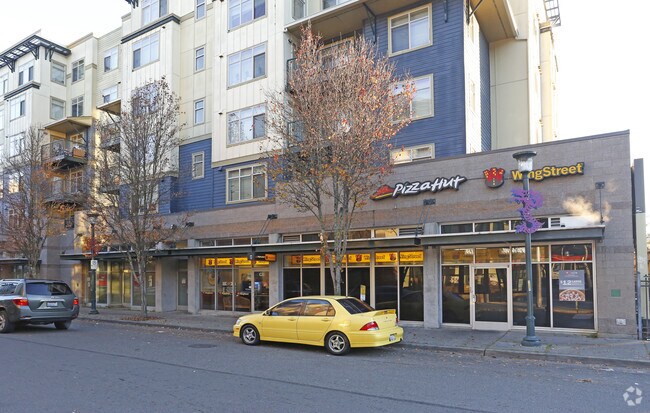 Building Photo - Dakota