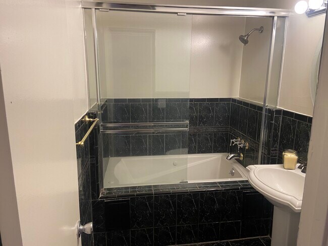 Floorplan - 533 Ashland