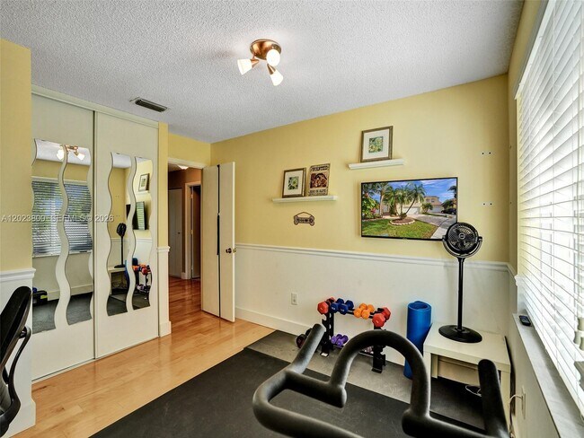 Building Photo - 700 NW 158th Ln