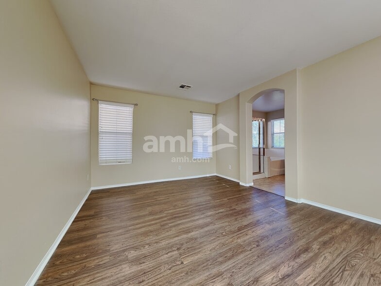 Building Photo - 9875 Travis Lake Ct