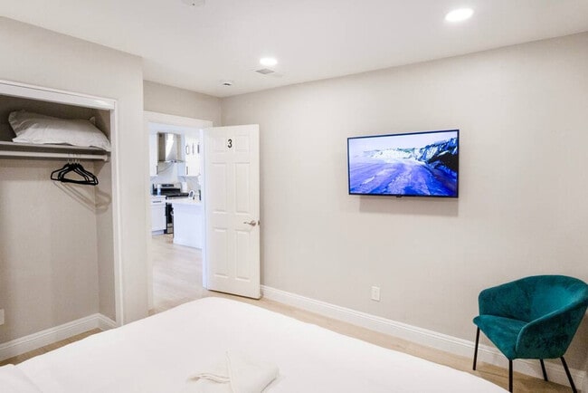 Building Photo - 8356 Adams St