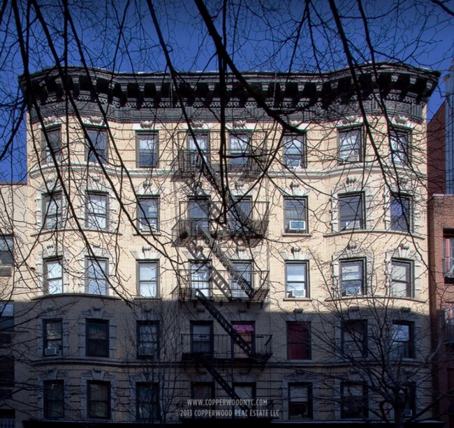 Interior Photo - 315 East 84th St
