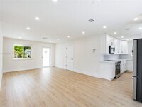 Building Photo - 254 SW 4th St