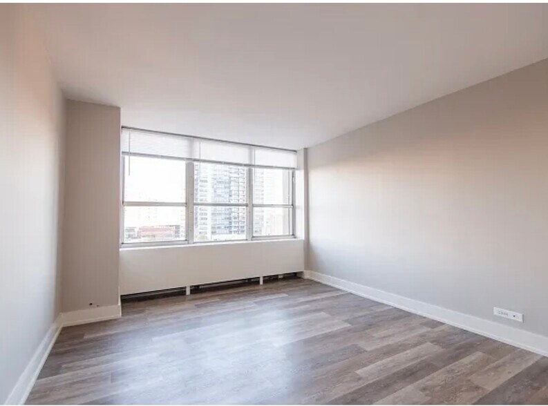 Building Photo - 655 W Irving Park Rd