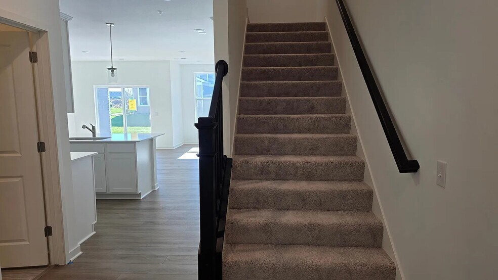 Building Photo - 4748 Airlake Curv