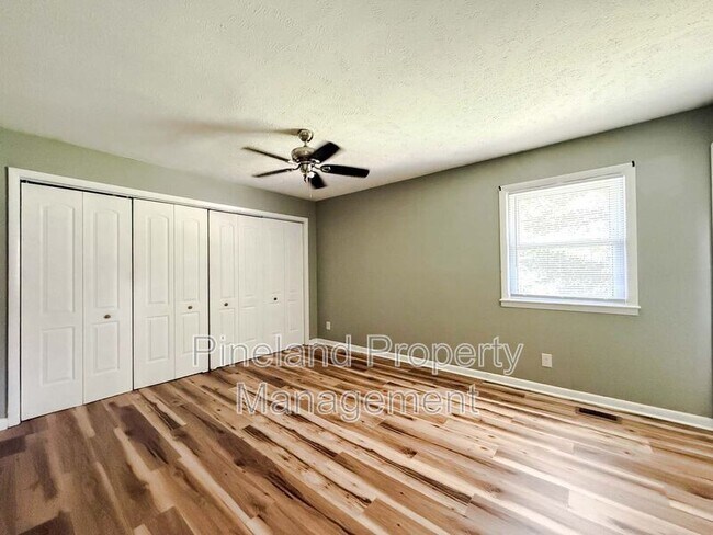 Building Photo - 6151 Wynnwood Dr