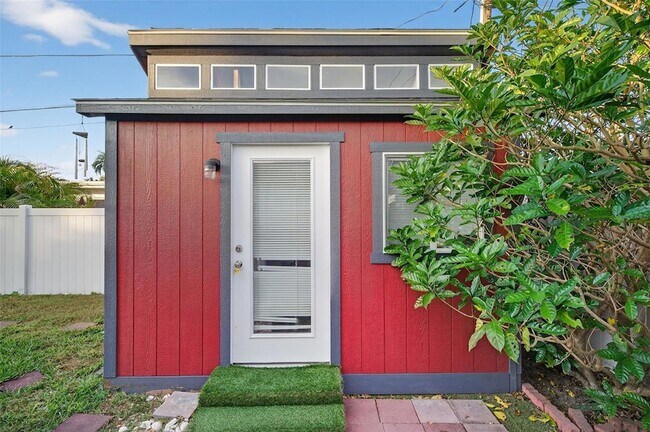 Building Photo - 11761 80th Ave