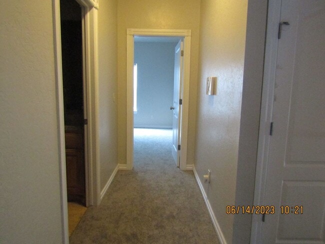 Building Photo - ALL ELECTRIC HOME!!