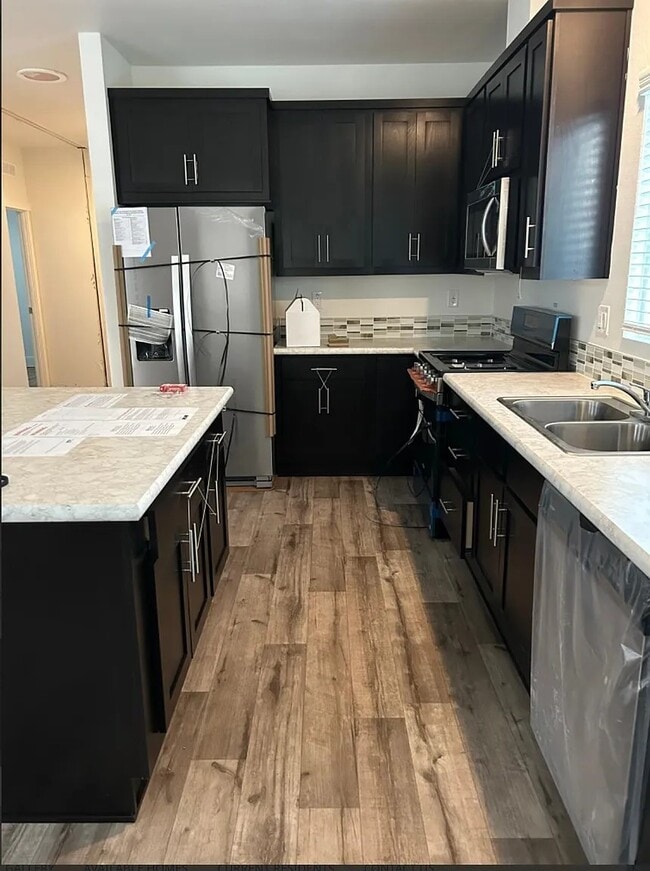 Building Photo - 17 Dart St