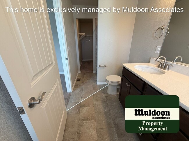 Building Photo - Newer build ready to move in!